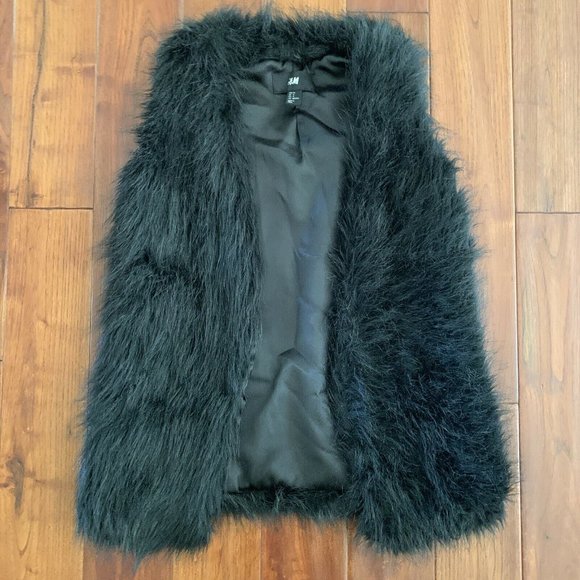 H&M Women's size 4 Black Shaggy Faux Fur Sleeveless Vest fully lined - Picture 1 of 9